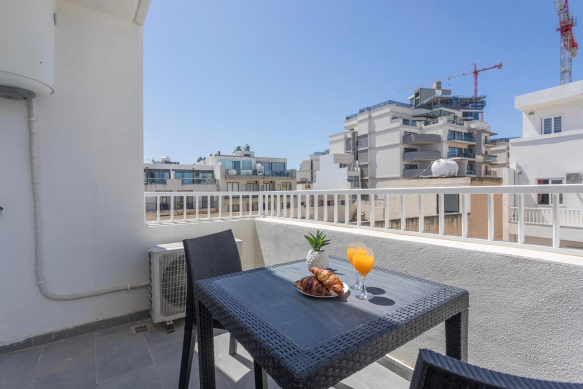 Saint Julian - Lovely Apartment With Terrace - Cityapartmentstay Saint Julian's Eksteriør billede